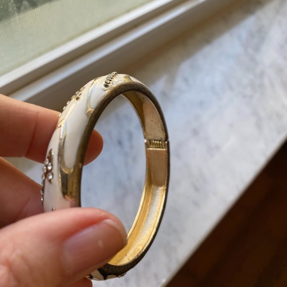 Vintage White Enamel and Rhinestone Hinged Bangle Bracelet 1960's - Picture 6 of 9